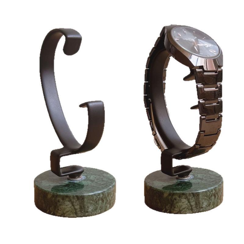 時計ディスプレイスタンド 大理石ベース 金属製C型ホルダー  - Jewelry And Watches Inc のレビューと価格